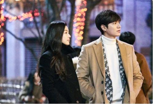 娱乐圈爆料博主谈韩国娱乐圈,爆料博主深度剖析幕后真相  第1张